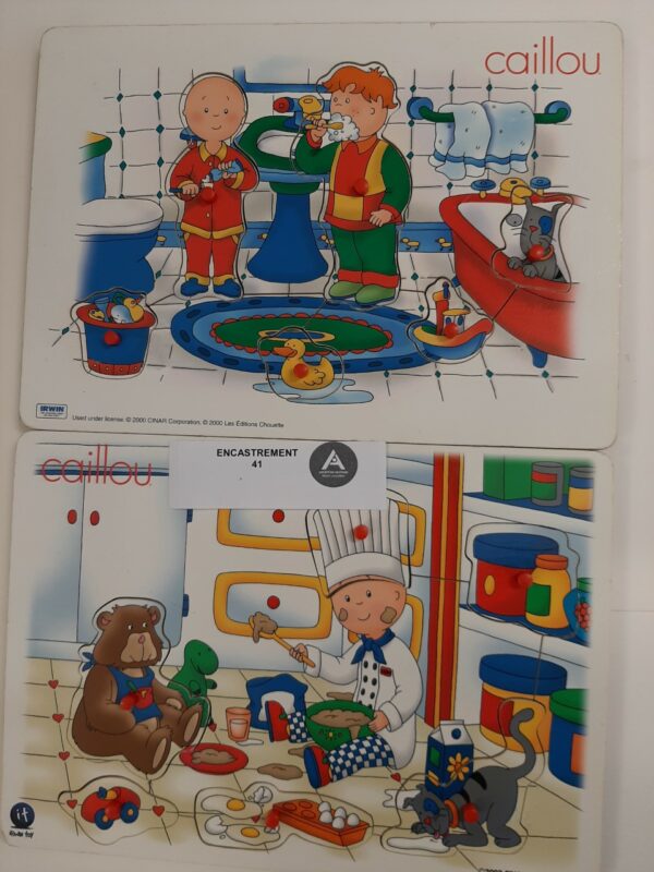 Caillou cuisine Caillou se brosse les dents