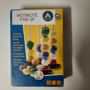 Jeu de bille de couleur à enfiler