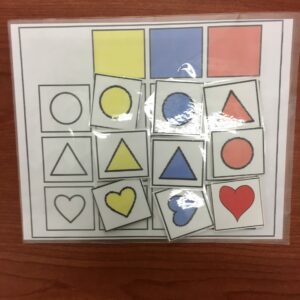 Associe la bonne forme avec la bonne couleur