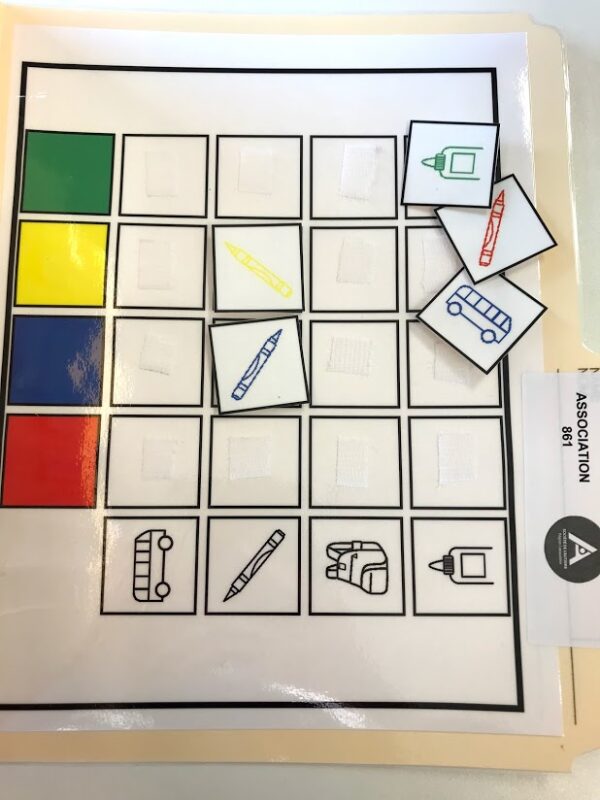De quelle couleur sont les acticles scolaires